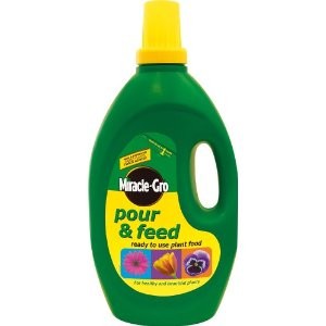 Miracle Gro Pour and Feed 3L
