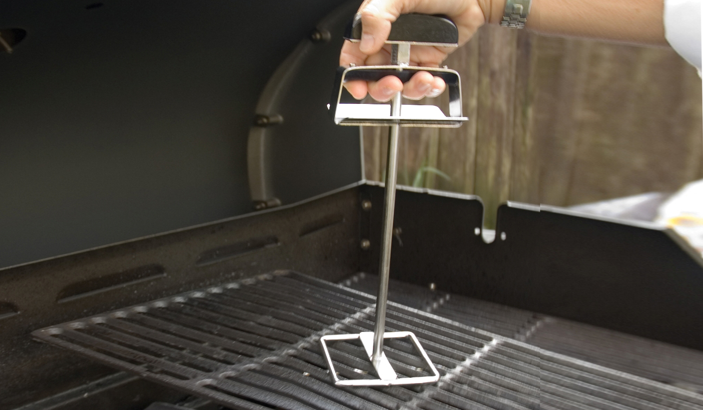 BULL Grill Grate Lifter