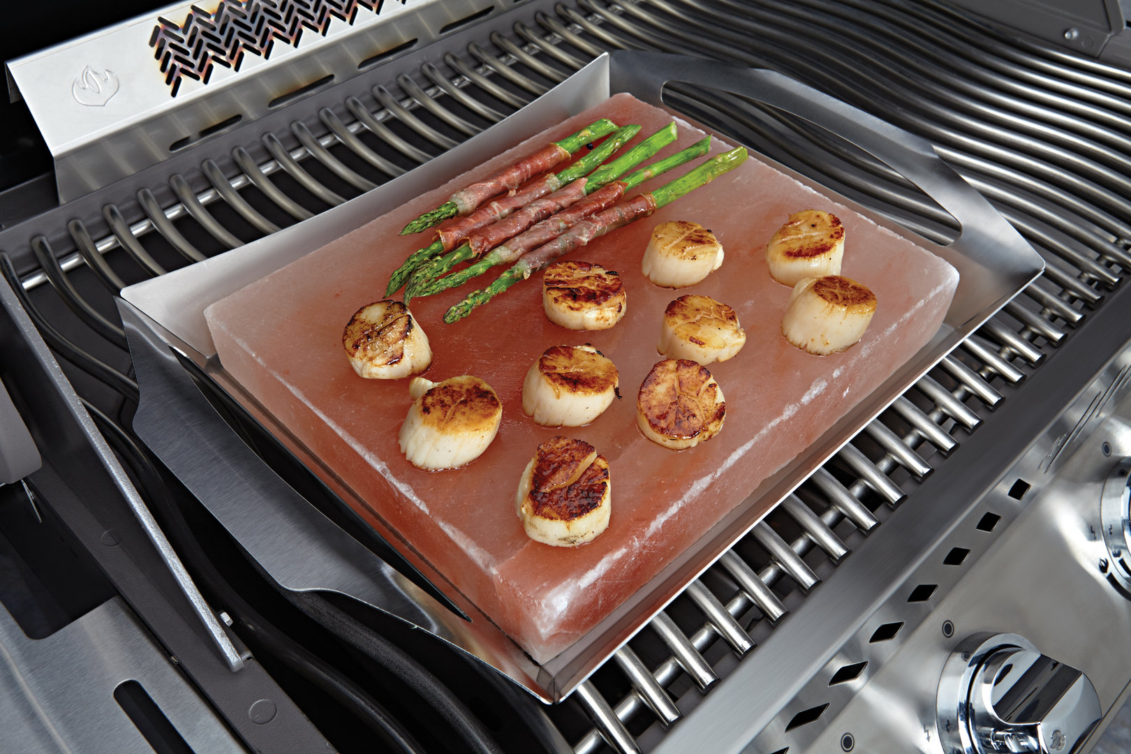 Napoleon Himalayan Salt Block with Pro Grill Topper